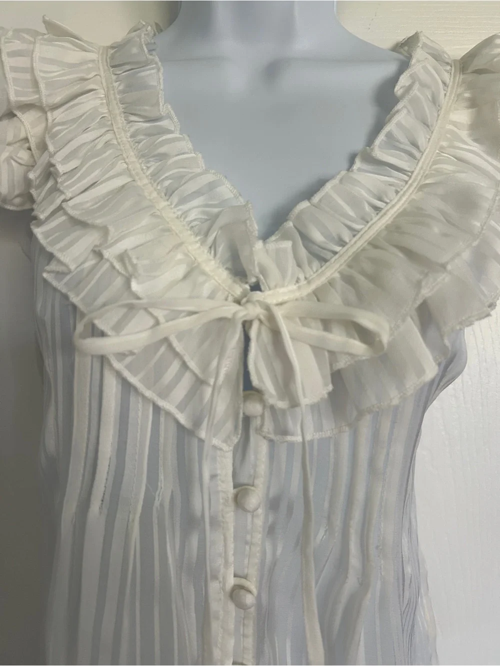 Romeo & Juliet Couture Cream Ruffled Tie-Front Blouse - Picture 3 of 6
